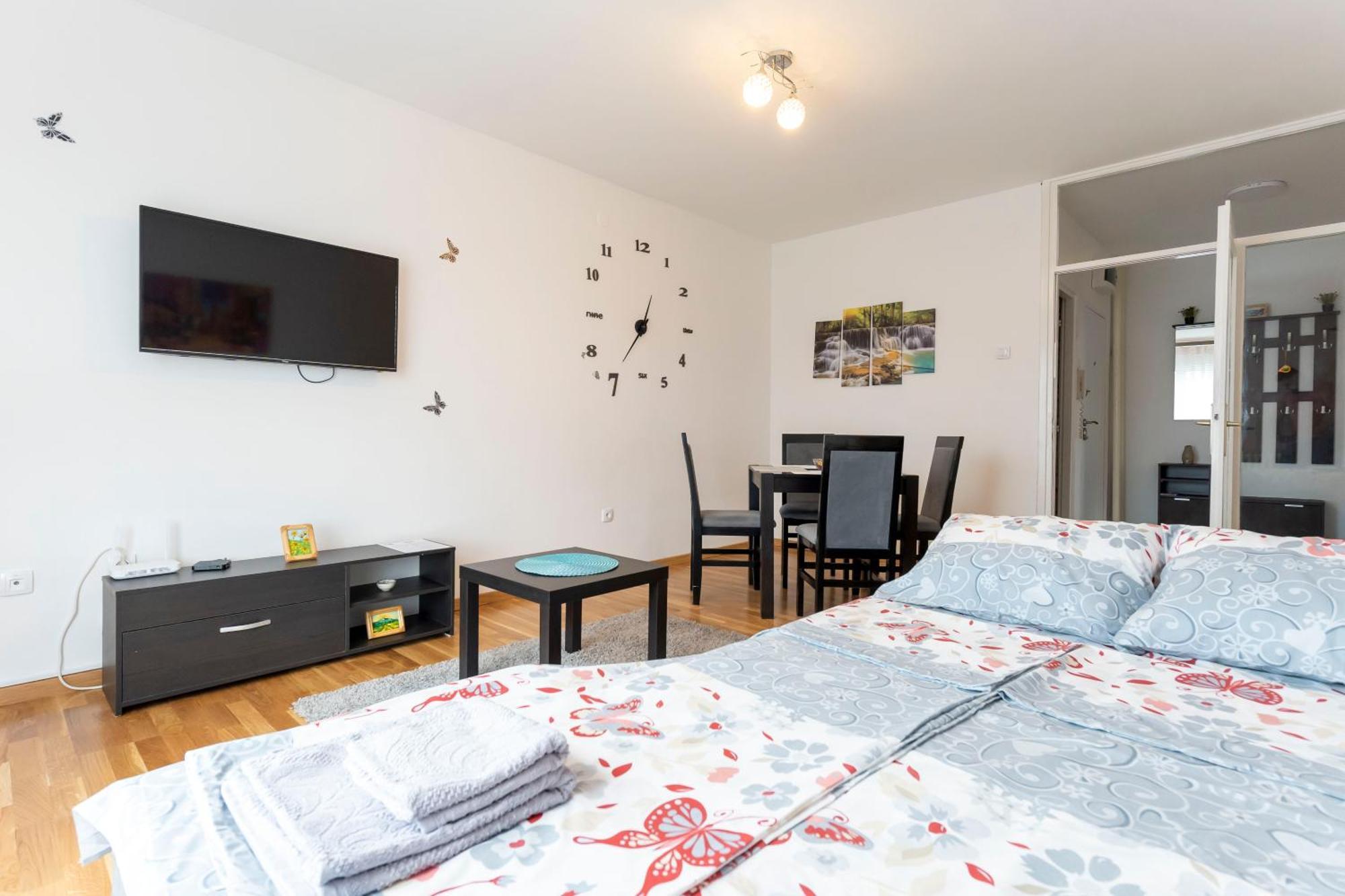 Apartman Aurora *